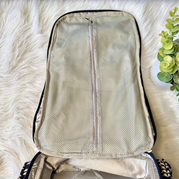 Ju-Ju-Be Be Right Back BRB Dandy Lines Collection Navy Floral Backpack DiaperBag - Picture 8 of 15